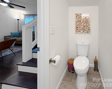 902 Creekside Drive - Photo Thumbnail 11