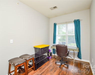 10663 Hill Point Court - Photo Thumbnail 21
