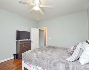 10663 Hill Point Court - Photo Thumbnail 18