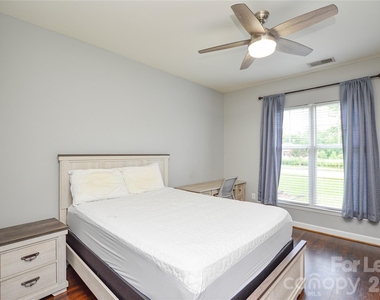 10663 Hill Point Court - Photo Thumbnail 13