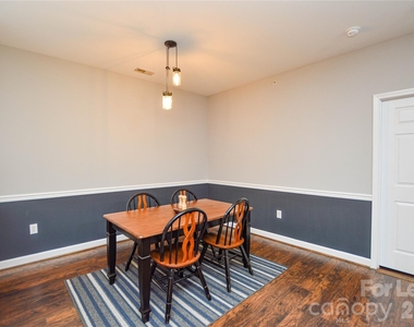 10663 Hill Point Court - Photo Thumbnail 5