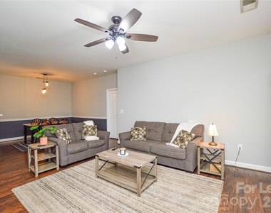 10663 Hill Point Court - Photo Thumbnail 4