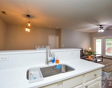 10663 Hill Point Court - Photo Thumbnail 10