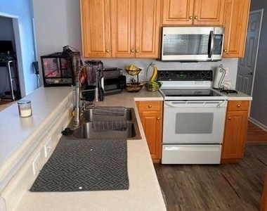 10402 Friarsgate Road - Photo Thumbnail 35