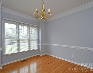 10402 Friarsgate Road - Photo Thumbnail 11