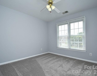10402 Friarsgate Road - Photo Thumbnail 25