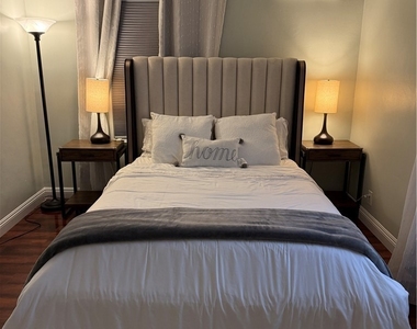 830 N Olive - Photo Thumbnail 20