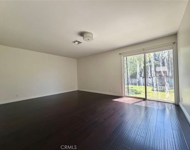274 S Craig Avenue - Photo Thumbnail 16