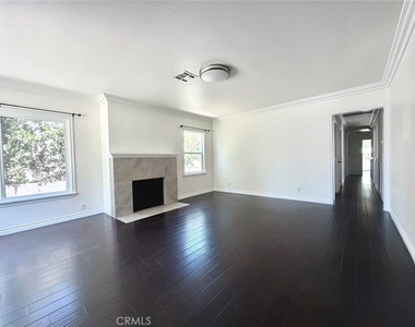 274 S Craig Avenue - Photo Thumbnail 3