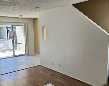 5195 Walnut - Photo Thumbnail 6