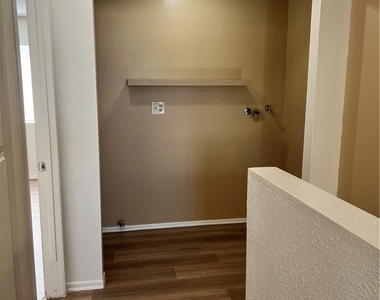 5195 Walnut - Photo Thumbnail 9