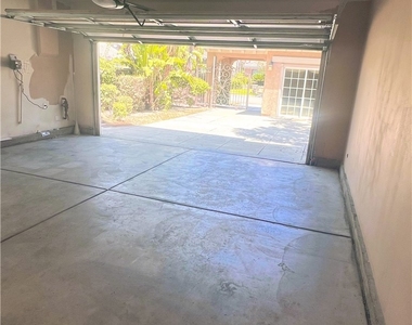 12583 Vintner Drive - Photo Thumbnail 20