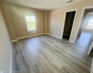 12583 Vintner Drive - Photo Thumbnail 17