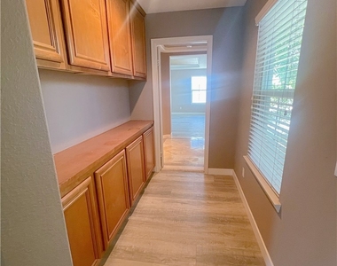 12583 Vintner Drive - Photo Thumbnail 13