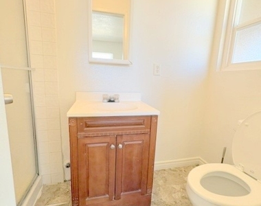 1634 N Madera Avenue - Photo Thumbnail 8