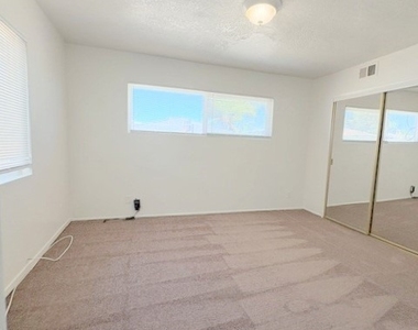 1634 N Madera Avenue - Photo Thumbnail 7