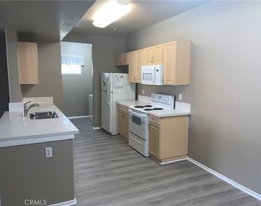 24909 Madison - Photo Thumbnail 2