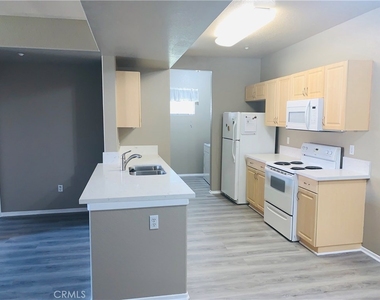 24909 Madison - Photo Thumbnail 5