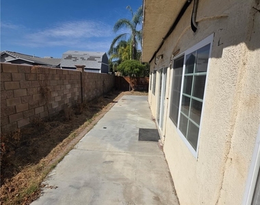 867 Billows Court - Photo Thumbnail 4