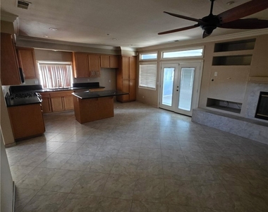 867 Billows Court - Photo Thumbnail 2