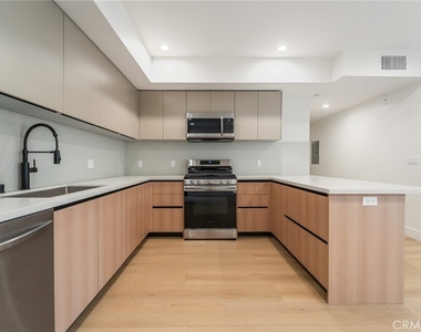 7510 Sepulveda Boulevard - Photo Thumbnail 27
