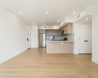 7510 Sepulveda Boulevard - Photo Thumbnail 8