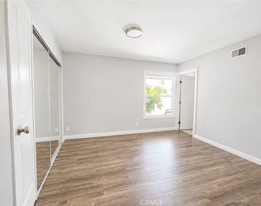 6624 Gross Avenue - Photo Thumbnail 10