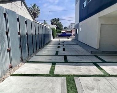 5635 Klump Avenue - Photo Thumbnail 2