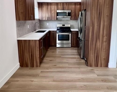 5635 Klump Avenue - Photo Thumbnail 4