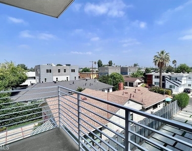 5635 Klump Avenue - Photo Thumbnail 10