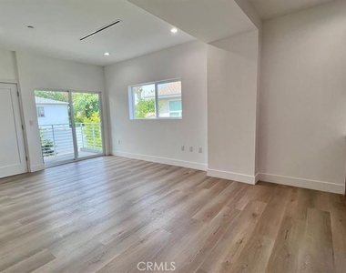 5635 Klump Avenue - Photo Thumbnail 7