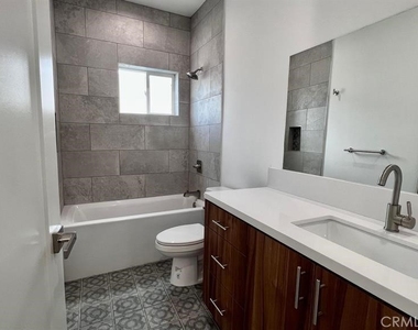 5635 Klump Avenue - Photo Thumbnail 14