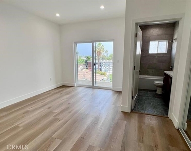 5635 Klump Avenue - Photo Thumbnail 19