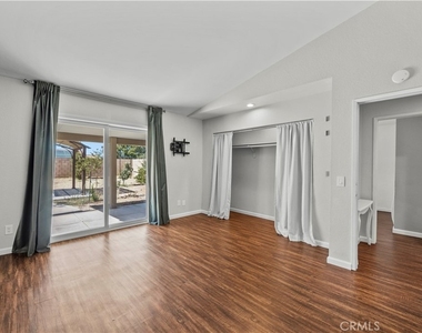 6205 Corinthian - Photo Thumbnail 12
