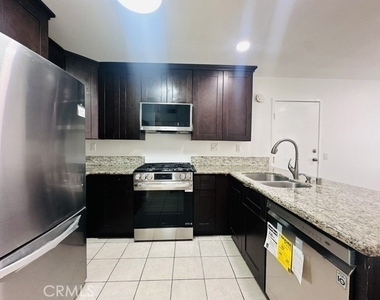 2510 Coventry - Photo Thumbnail 9
