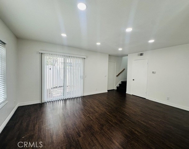 2510 Coventry - Photo Thumbnail 6