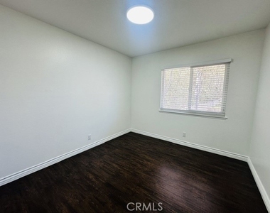 2510 Coventry - Photo Thumbnail 15
