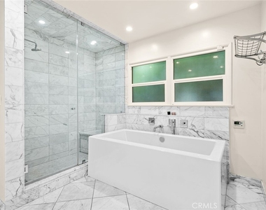 11365 Thurston Pl - Photo Thumbnail 12