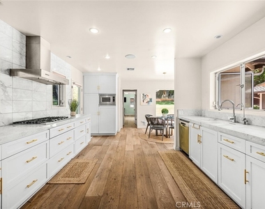 11365 Thurston Pl - Photo Thumbnail 5