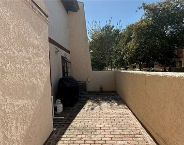 10651 Bell Street - Photo Thumbnail 16