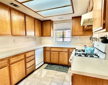 10651 Bell Street - Photo Thumbnail 4