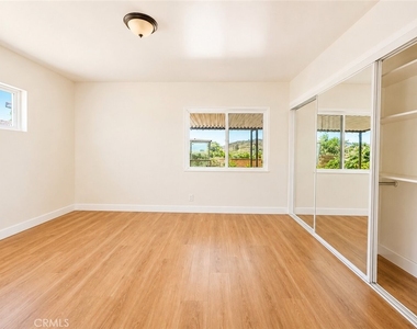 1180 Langley - Photo Thumbnail 8