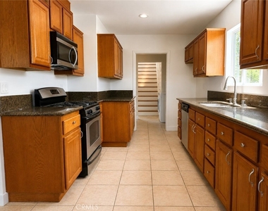 1180 Langley - Photo Thumbnail 5
