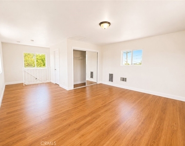 1180 Langley - Photo Thumbnail 21