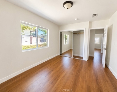 1180 Langley - Photo Thumbnail 15