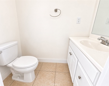 1180 Langley - Photo Thumbnail 7
