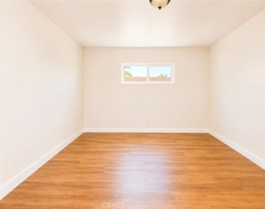 1180 Langley - Photo Thumbnail 9