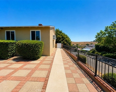 1180 Langley - Photo Thumbnail 31