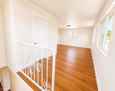 1180 Langley - Photo Thumbnail 20