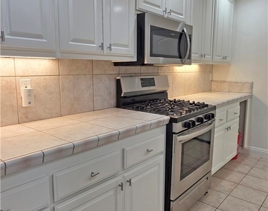 417 Beryl Cove Way - Photo Thumbnail 17